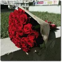 Очаровывающий букет из 35 красных роз с доставкой по Киеву. 