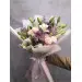Букет цветов из белой лилии, розовых кустовых роз и одноголовой хризантемы с доставкой по Киеву. 