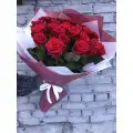 Купить букет красных роз Маричка (25 штук) с доставкой по Киеву — заказать по лучшей цене от Flower Market